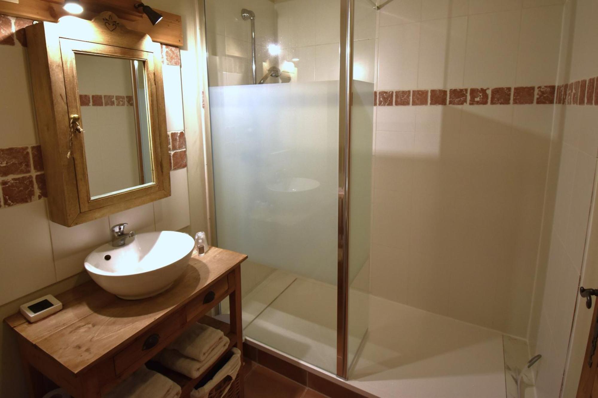 Bed and Breakfast La Cle Des Bois Le Bourg-dʼOisans Exterior foto